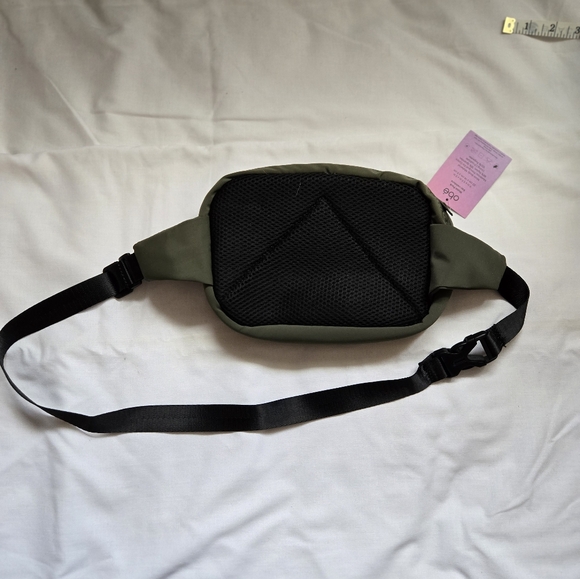 obé Waistpack + 1 Month Free Trial. Army green color. - Picture 5 of 5